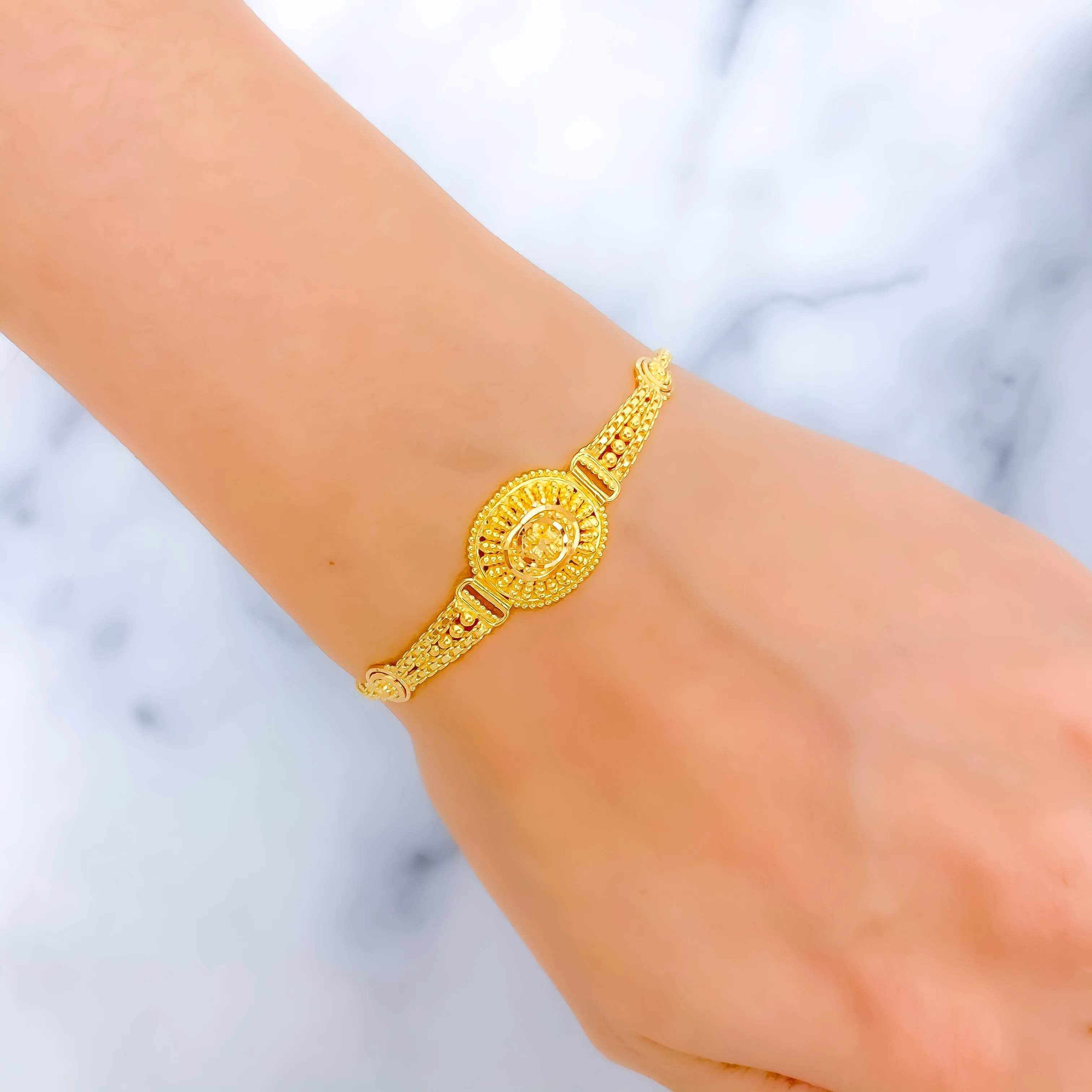 Beautiful Detailed Oval Bracelet