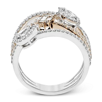 Fashion Ring in 18k Gold with Diamonds