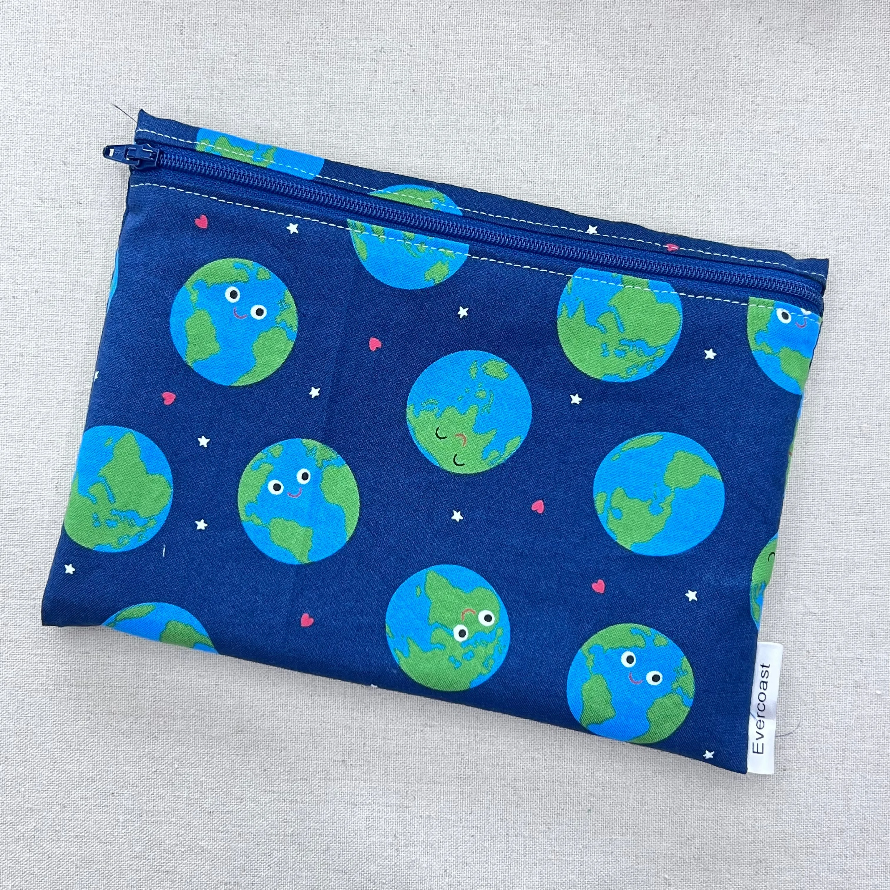 Smiling Earth XL Bag/Makeup Bag